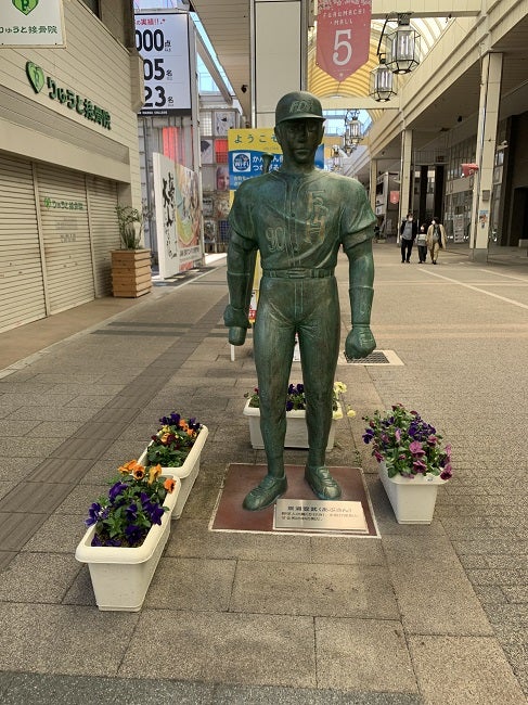 フォト誌にいがた：文化都市にいがた「まんがストリートのドカベン像」 新潟市