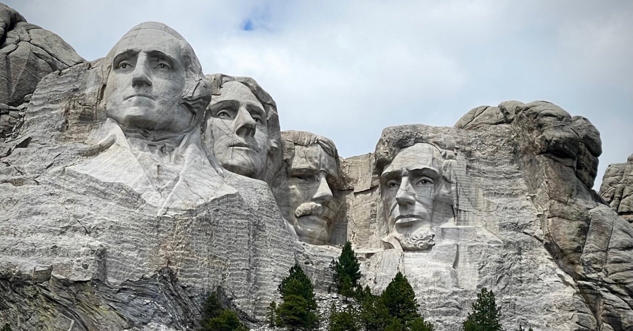 米先住民、トランプ氏のラシュモア山訪問に反発 「白人至上主義の象徴」 -