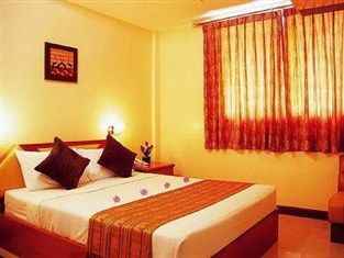 バンコク プロンポン 駅近ホテル