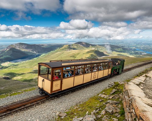 日帰りハイキング: ウェールズ最高峰スノードン山