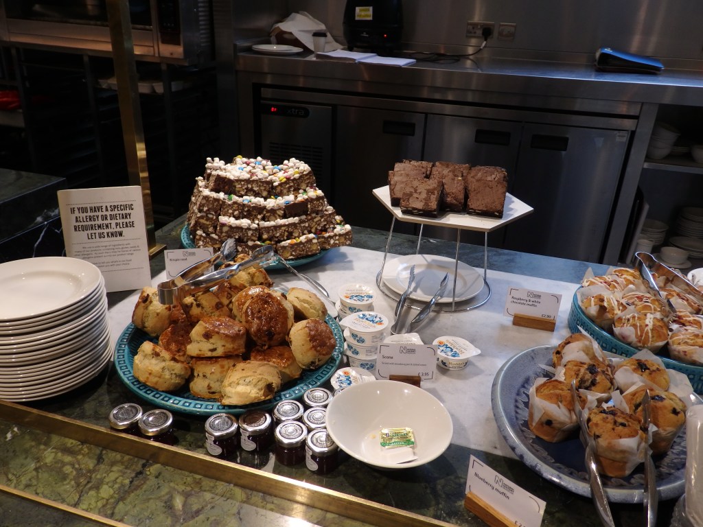 お茶＠ヴィクトリア＆アルバート・ミュージアム・カフェ V&A Café ロンドン: