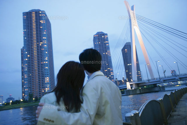 夜景を眺めるカップルのイラスト素材111602143- PIXTA