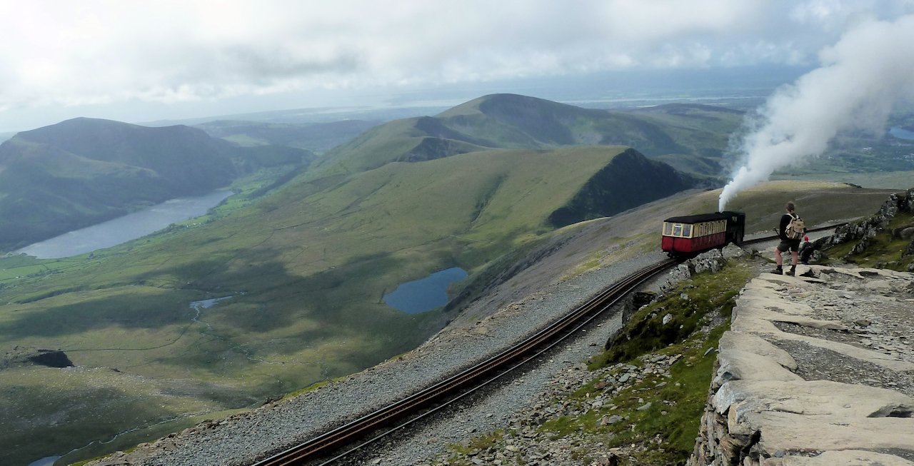 ウェールズ スノードン山～絶景を満喫しよう！ 続編グルメなアヒル