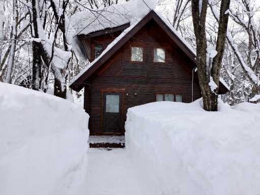 旅行も仕事も健康も！やまびこの森 ログコテージ長野県岡谷市