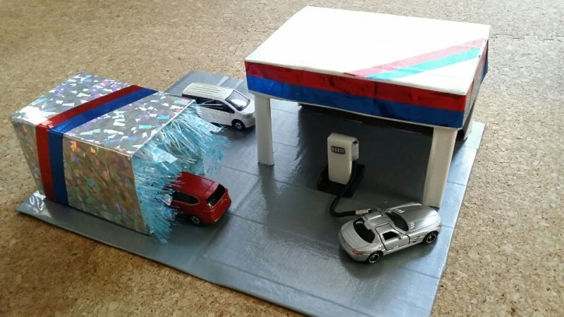 段ボールで子どものおもちゃを手作り ミニカー用の駐車場 家にある材料を活用あぼーの子育て日記＊
