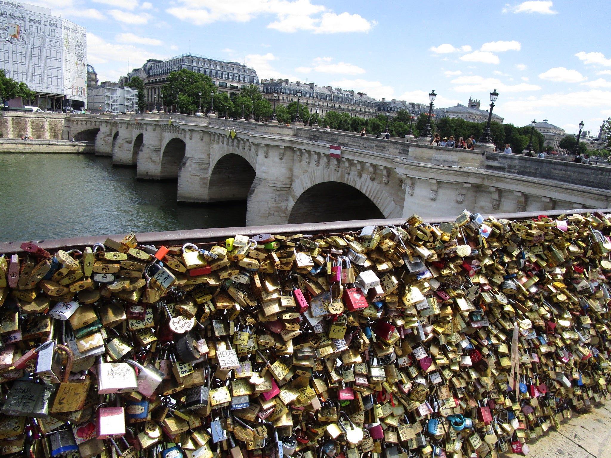 パリ最古の橋 ポンヌフ の意味と歴史を徹底解説～映画「ポンヌフの恋人」の舞台パリ旅行のシニアなヒント
