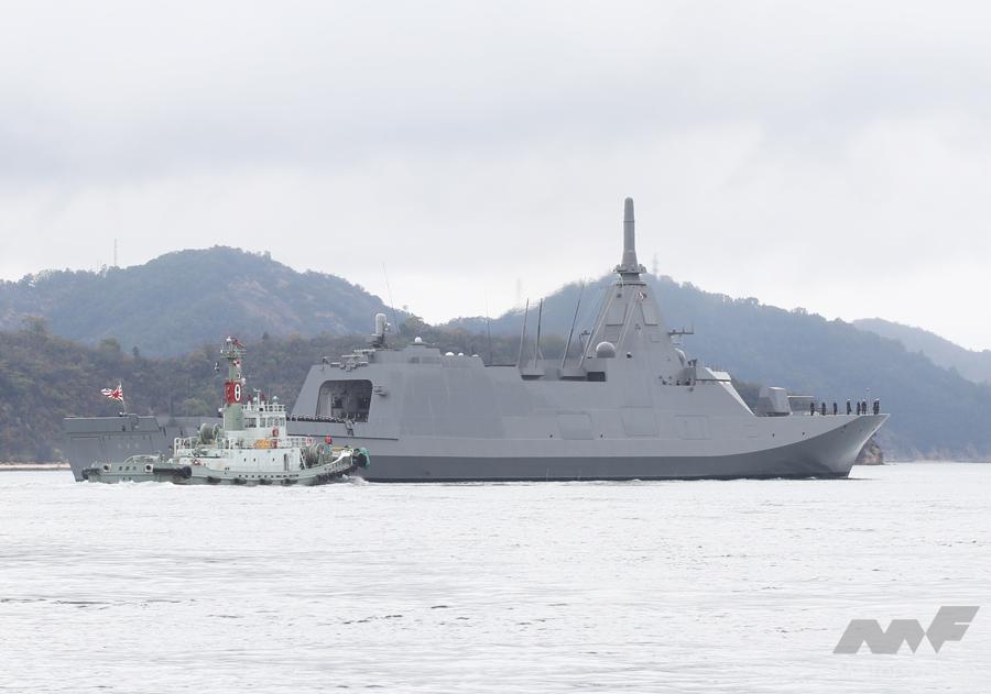 護衛艦くまのロゴマーク ステッカー-Jieitaiドットネット