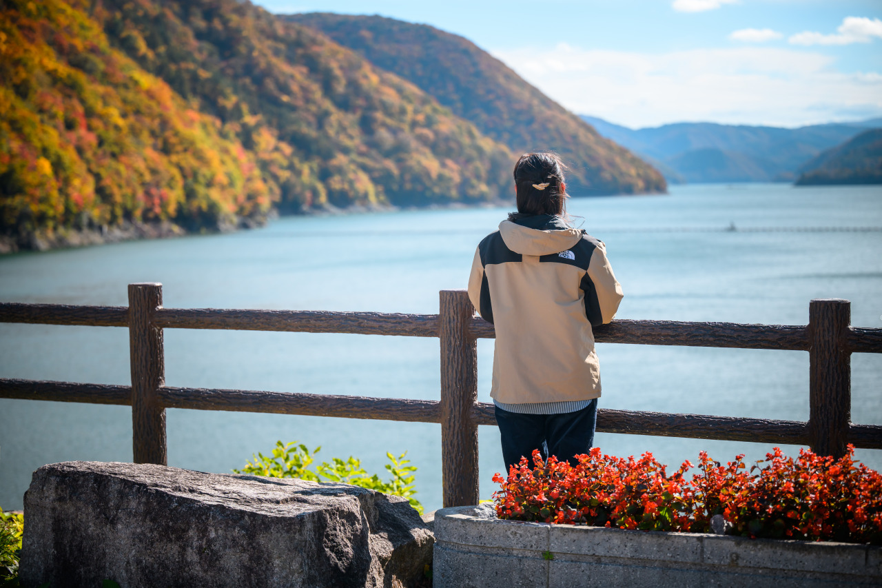 御母衣ダム2018水面に浮かぶ雲