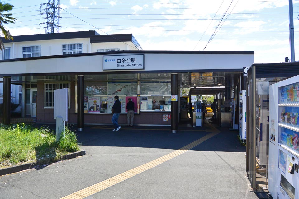 多磨霊園の4区まで、西武多摩川線の多磨駅から、徒歩で何分かかりますか？なるべ- Yahoo!知恵袋