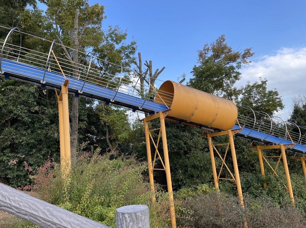 ロングローラーすべり台と3種類のバッタ遊具！ 彩都西公園いってこよ