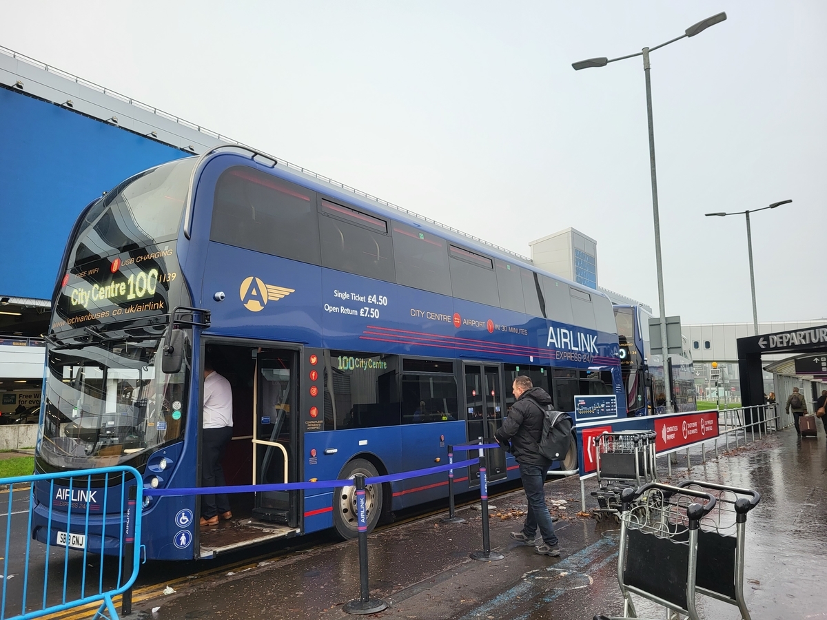 エディンバラ空港⇔エディンバラ市街 アクセス スコットランド- ハハコグサ