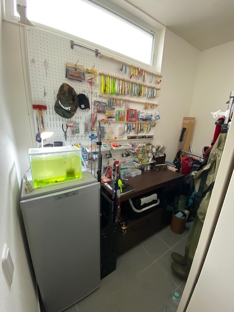 BESSの家に釣り部屋を構築中！ BURITSUロッジ計画その18- Mr.NoBite 釣りリアルを求めて