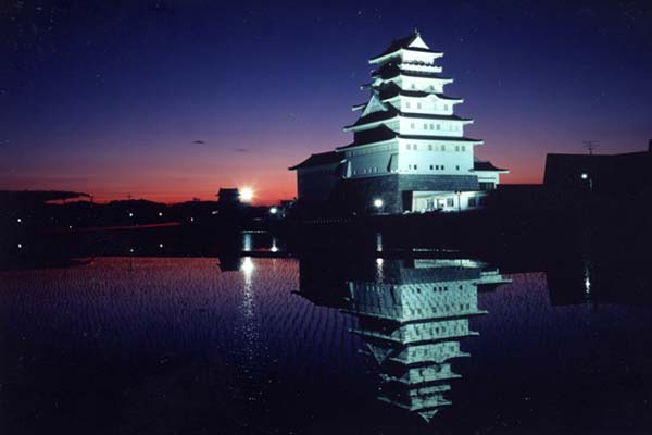 不思議な建物 - 豊田城「地域交流センター」のクチコミ - じゃらんnet