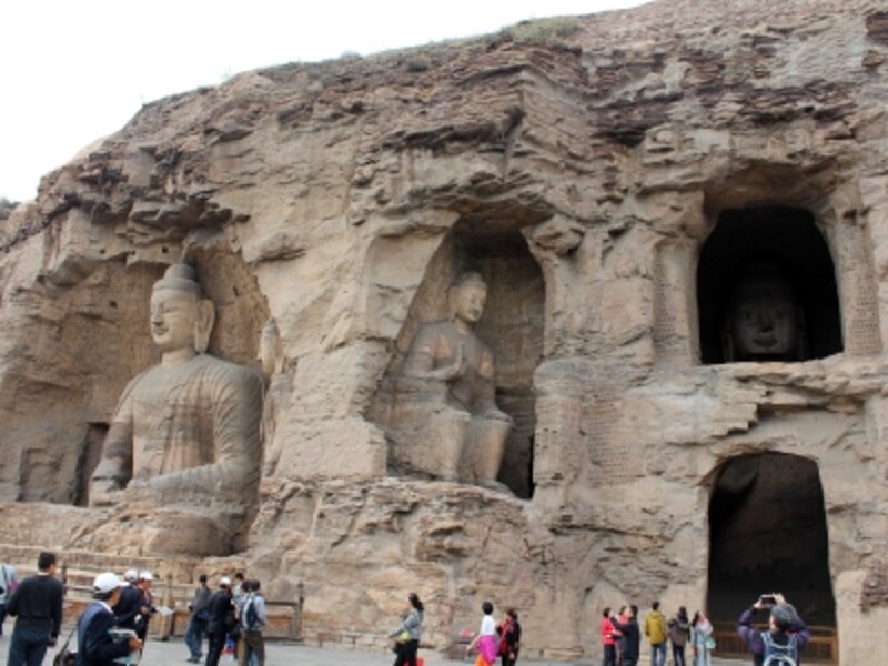 中国 雲崗石窟 仏光大道 石柱