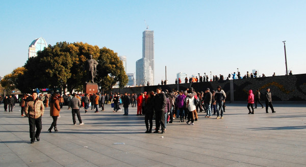 中国上海市の観光地・外灘：中国・上海で転倒事故～３６人が死亡～ 写真特集：時事ドットコム
