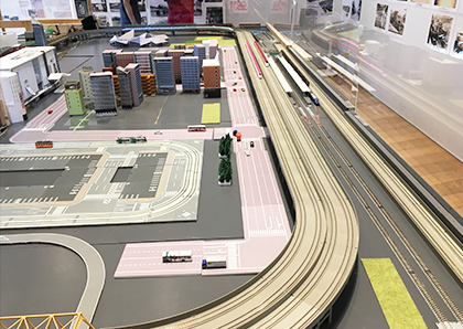 九州芸文館で「ダンボールから広がる世界展」って迷路や木馬などの遊具や蒸気機関車の展示を楽しめるイベントが開催される福岡筑後のローカルメディア筑後いこい