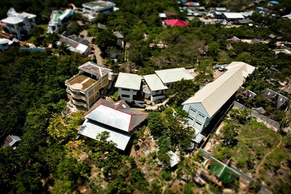 セブ島留学！リゾートホテル並の新校舎に移転したCIAは大人の真面目留学にお勧めフィリピン留学専門！セブ島現地の留学エージェント・セブイングリッシュ