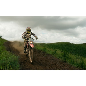 欧州 ホンダ新型ビッグバイク「WN7」発表に“賛否両論”!? 斬新すぎて「何に使うか迷う」の声も！めちゃ“未来的ボディ”に「1000cc」級の超パワフル加速を実現する“完全新規モデル”がスゴイ！