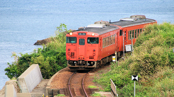 雨晴駅海の見える駅