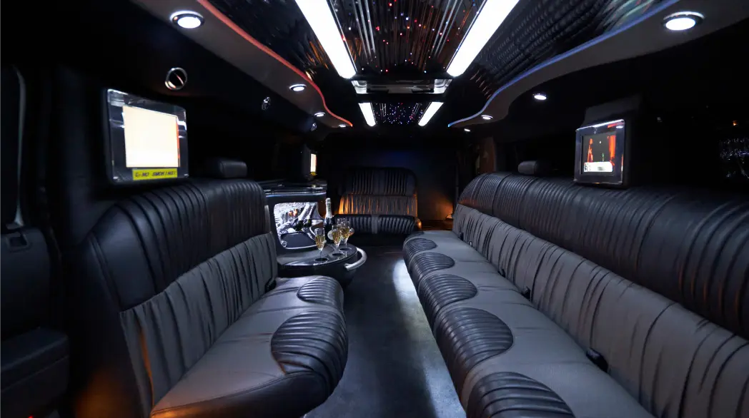 用途は自由！豪華リムジンカー撮影・会議・イベントなどのご利用に