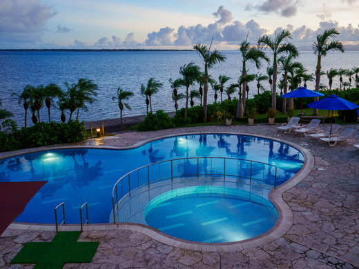 グランヴィリオリゾート石垣島 料金比較・宿泊予約 - 価格.com