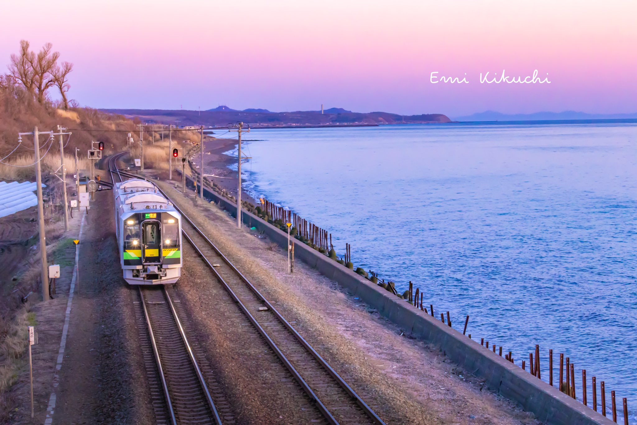 室蘭本線北舟岡駅 噴火湾に面するホーム -