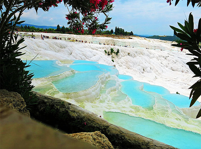 パムッカレ世界最大の天然混浴温泉に行ってみたら絶景だった！！ トルコひとりたび- YouTube