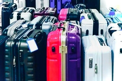 古いスーツケースは使える？重い昔の10年以上や20年前は経年劣化注意！寿命耐用年数買い替え時は？暮らしに旅するカタログ〜地球で見つけた、小さくて役立つもの