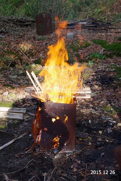 ロケットストーブ 薪ストーブ ペール缶