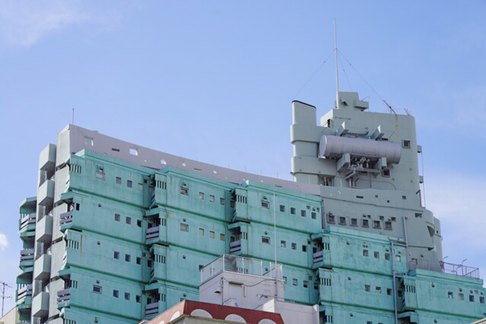 敷地に対し斜めの動線で眺望を確保 大胆な発想で実現した美しく暮らしやすい家 – 建築家ポータルサイト