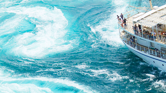 鳴門の渦潮 轟き渦巻く大迫力の鳴門海峡の神秘に迫る！THE GATE日本の旅行観光マガジン・観光旅行情報掲載