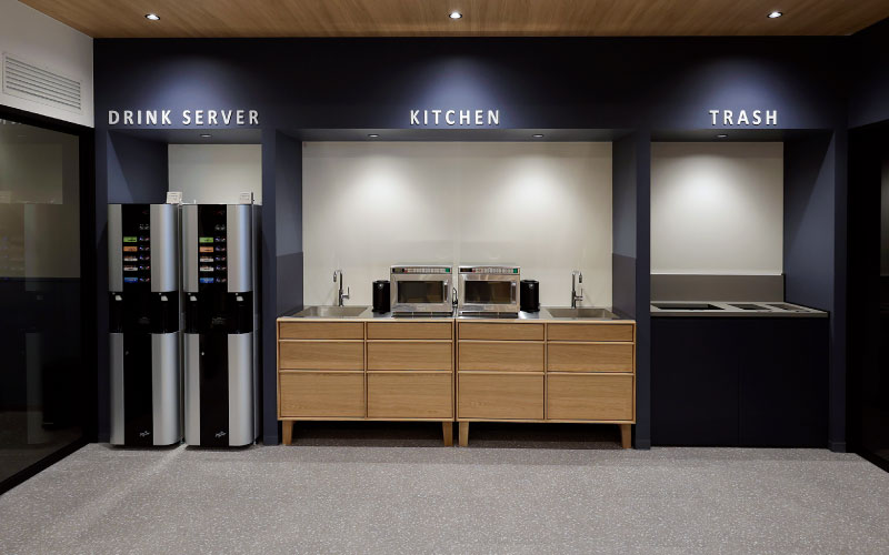 みなとみらいMARK ISマークイズ 地下2階エスカレーター前休憩所