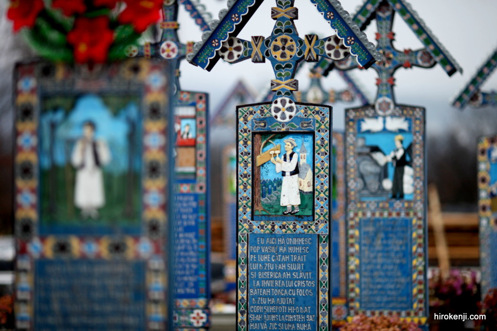 ルーマニア マラムレシュの陽気な墓 N073デポームショップ