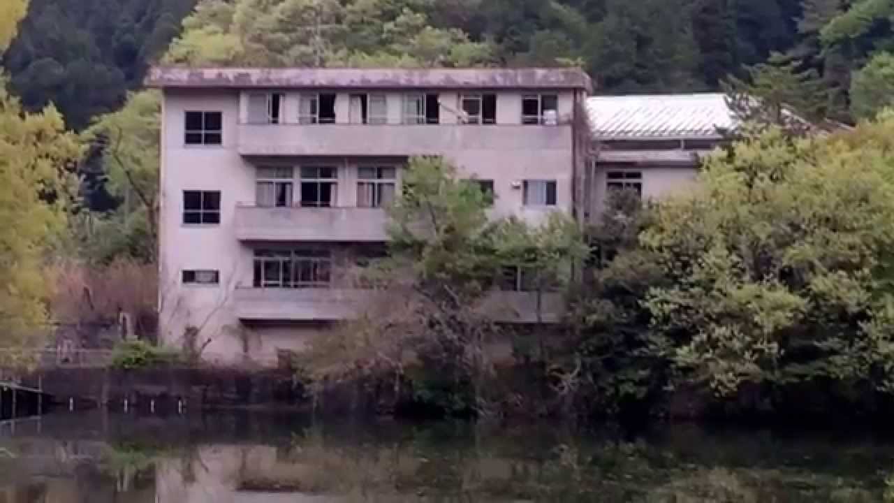 乙女の湖と呼ばれる「鎌北湖」の廃墟、バブル時代を象徴するホテルと円形旅館 埼玉県入間郡毛呂山町はうやし報告記 仮