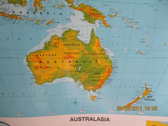 Mapa do mundo azul com