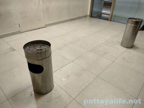 空港内喫煙スペース再開の要請却下「環境維持にも旅行者増にも貢献しない」