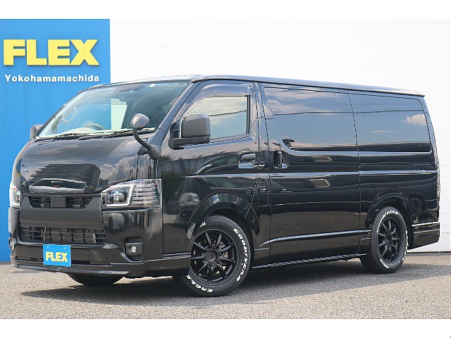 テーブルは旅・車中泊に便利 ： 中古車「ハイエース スーパーロング特装車」トランポ ハイエース他