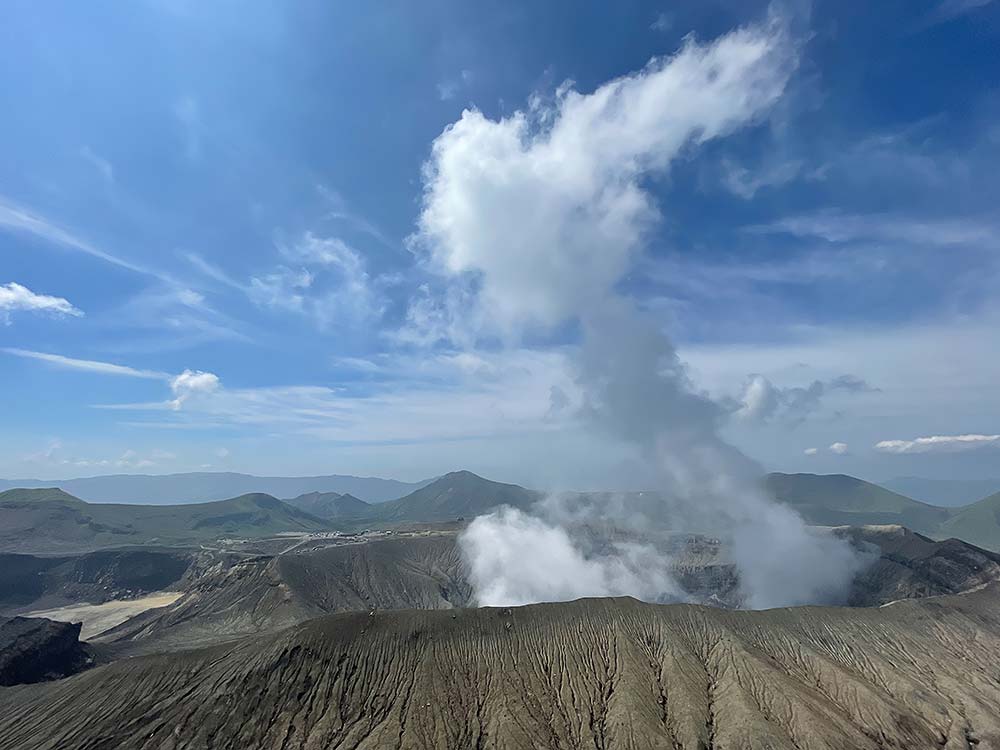 天空を走る。神秘的な阿蘇ライドサイクリングを楽しめる神社エリア01 - Global Ride