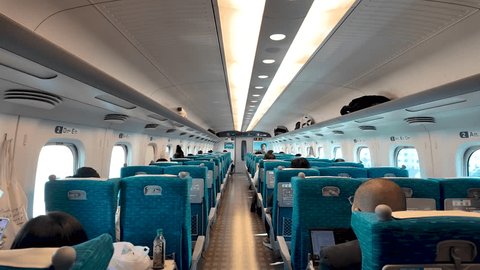 319件の「中央線」の動画素材 ‐ 4K、HD動画クリップShutterstock