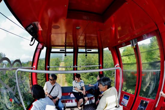 蔵王ロープウェイ山頂線 25041031005 の写真・イラスト素材アマナイメージズ