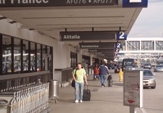 ロサンゼルス LAX空港近くの公園でスポッティングを楽しむClutter's ParkLos