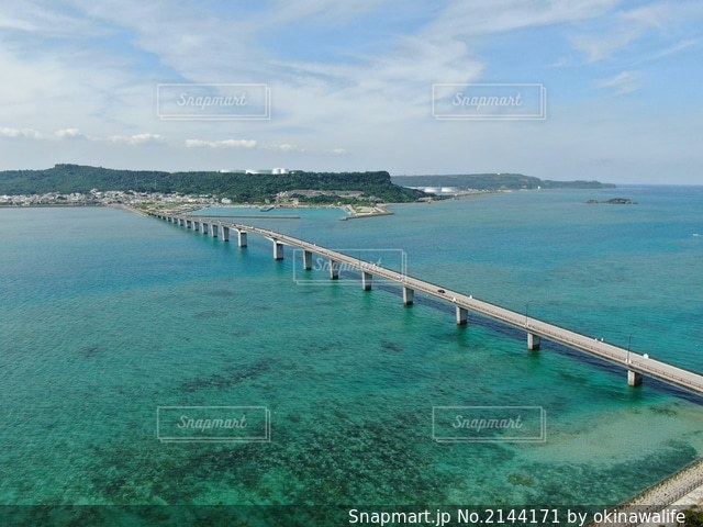 沖縄の風景 浜比嘉大橋 うるま市浜比嘉島の写真素材107631748- PIXTA