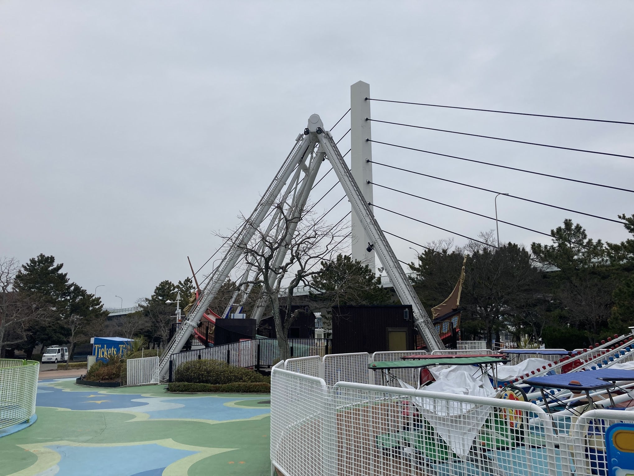八景島シーパラダイスの遊園地土日混雑状況・アトラクション待ち時間をご紹介