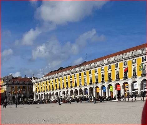 コメース広場バイサ- ツアーとアクティビティエクスペディア