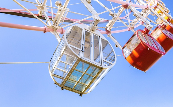 明石海峡を一望に！足元も四方も透明でスリル満点なシースルーゴンドラもある！『淡路サービスエリア大観覧車』ロータスタウン－クルマとあなたをつなぐ情報サイト