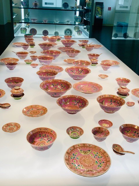 カラフルで繊細 シンガポールの伝統アイテム”プラナカン雑貨”店6選るるぶ&more