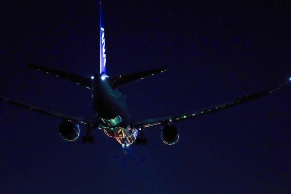 α7RIIで撮る！伊丹空港 千里川土手から撮る夜の飛行機撮影！ その2: ソニーで遊ぼう
