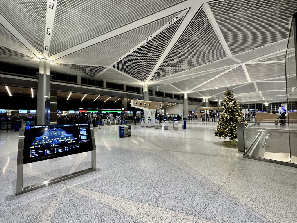 アメリカ・ニューヨークの3つの空港と、空港間の移動手段などドルフィン日記