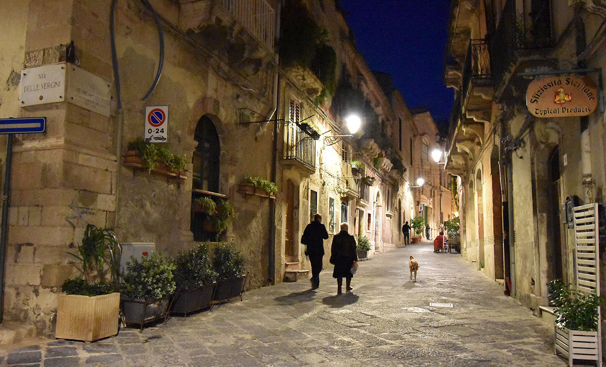 夜 海外の街並み」のアイデア 8
