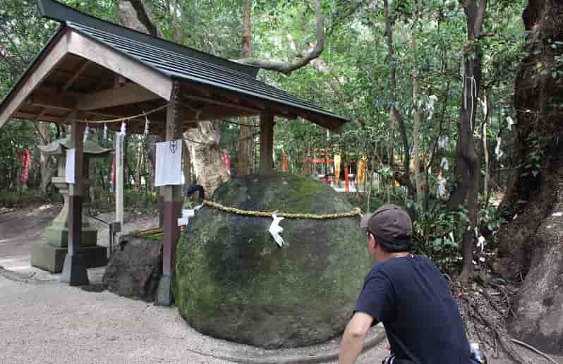 花の窟神社 アクセス・駐車場・御朱印 日本最古の神社気まぐれファミリー弾丸旅物語